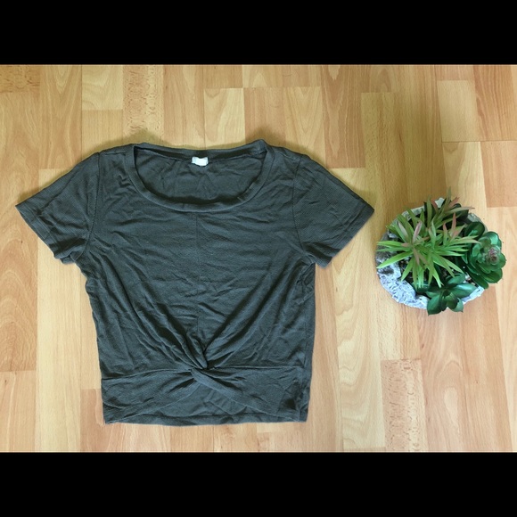 Garage Tops - 🖤 3/$50 Garage Green ‘Tied’ Crop Top 🖤